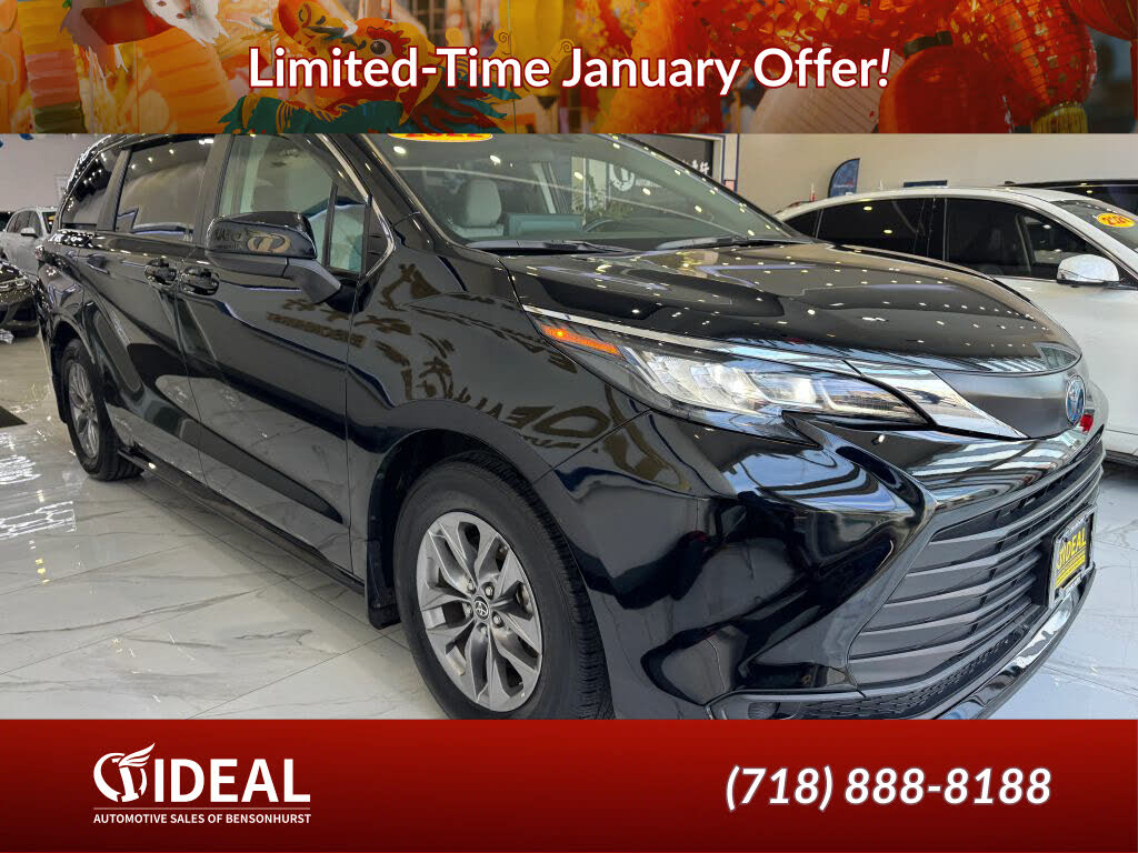 2022 Toyota Sienna LE 8-Passenger AWD