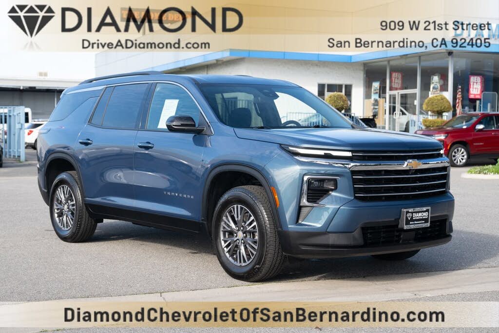 2025 Chevrolet Traverse LT FWD