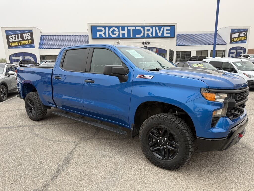 2023 Chevrolet Silverado 1500 Custom Trail Boss Crew Cab 4WD