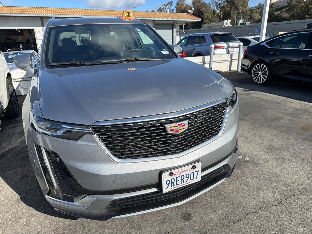 2025 Cadillac XT6 Premium Luxury FWD