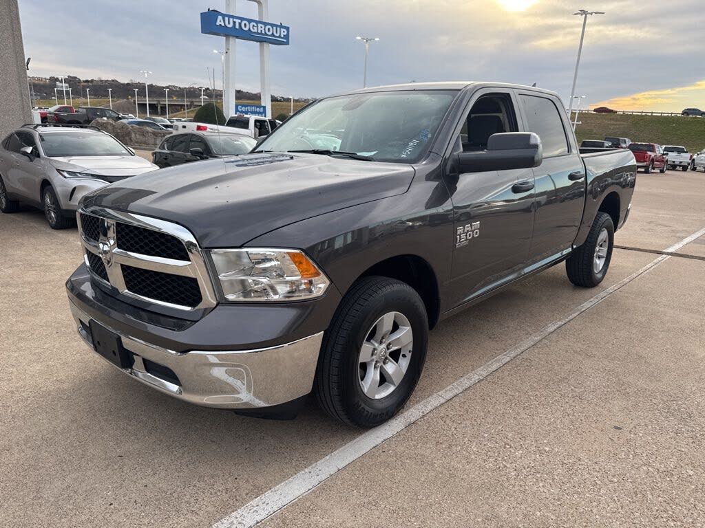 2023 RAM 1500 Classic SLT Crew Cab 4WD