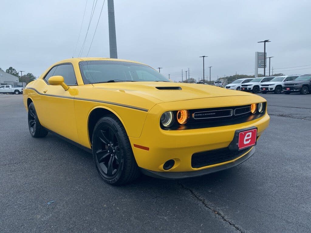 2018 Dodge Challenger SXT RWD