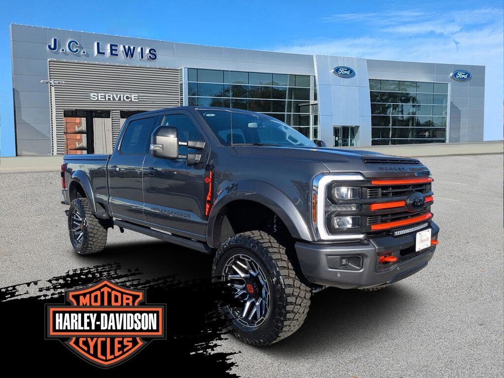 2025 Ford F-250 Super Duty Lariat Crew Cab 4WD