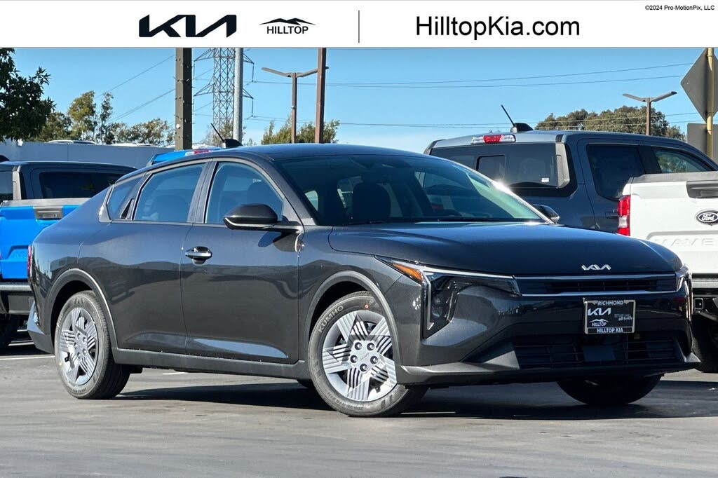 2026 Kia K4 LX FWD