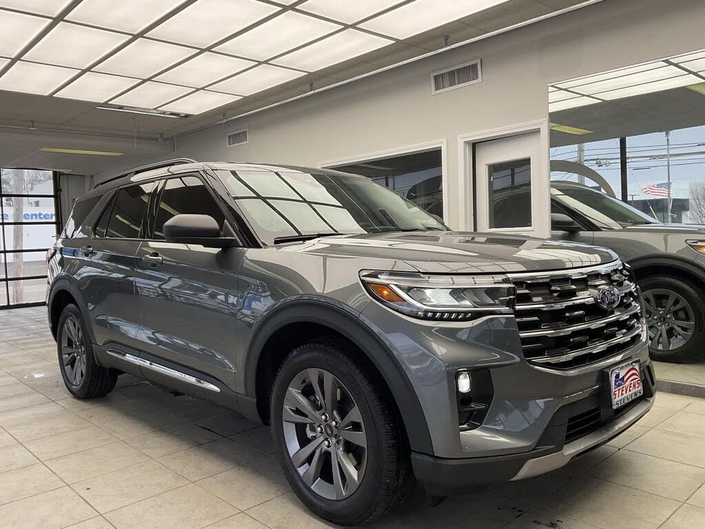 2025 Ford Explorer Active AWD