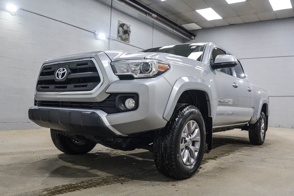 2017 Toyota Tacoma SR5 V6 Double Cab LB 4WD