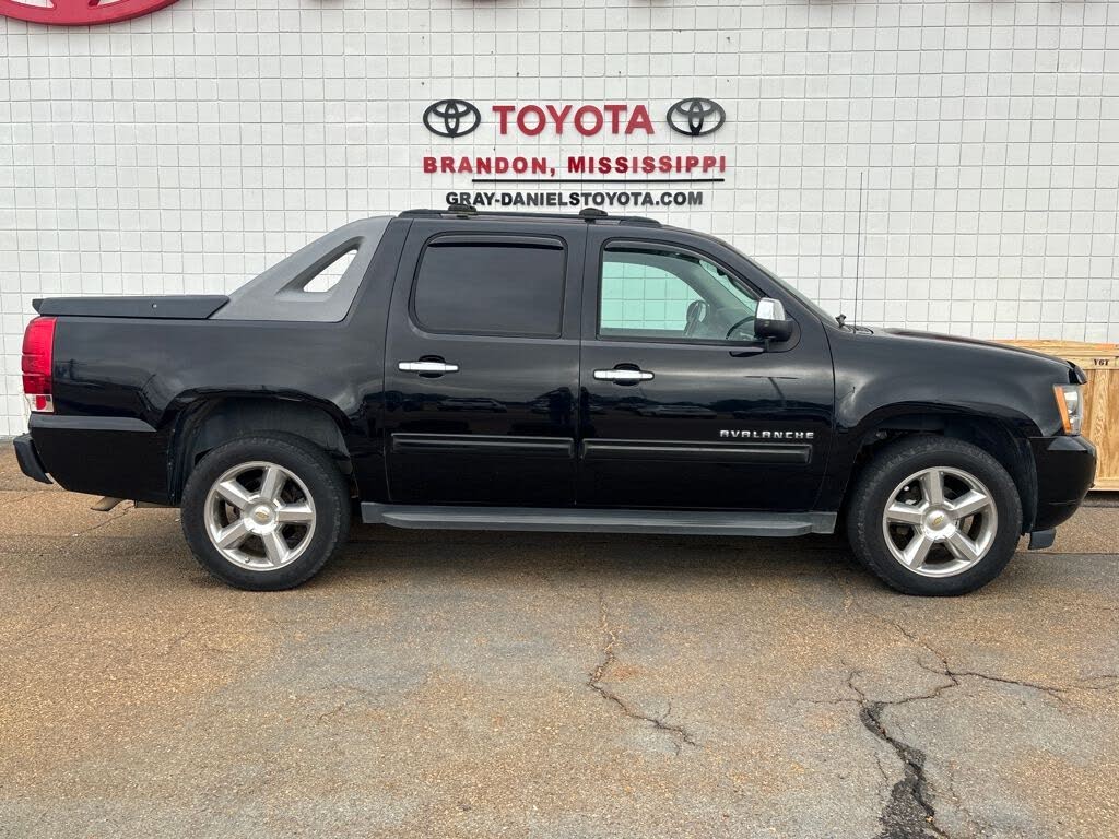 2011 Chevrolet Avalanche LS 4WD