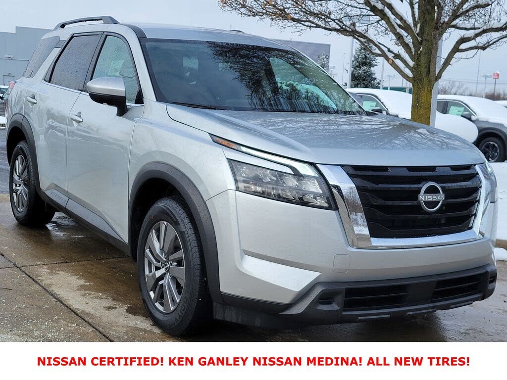 2025 Nissan Pathfinder SV 4WD