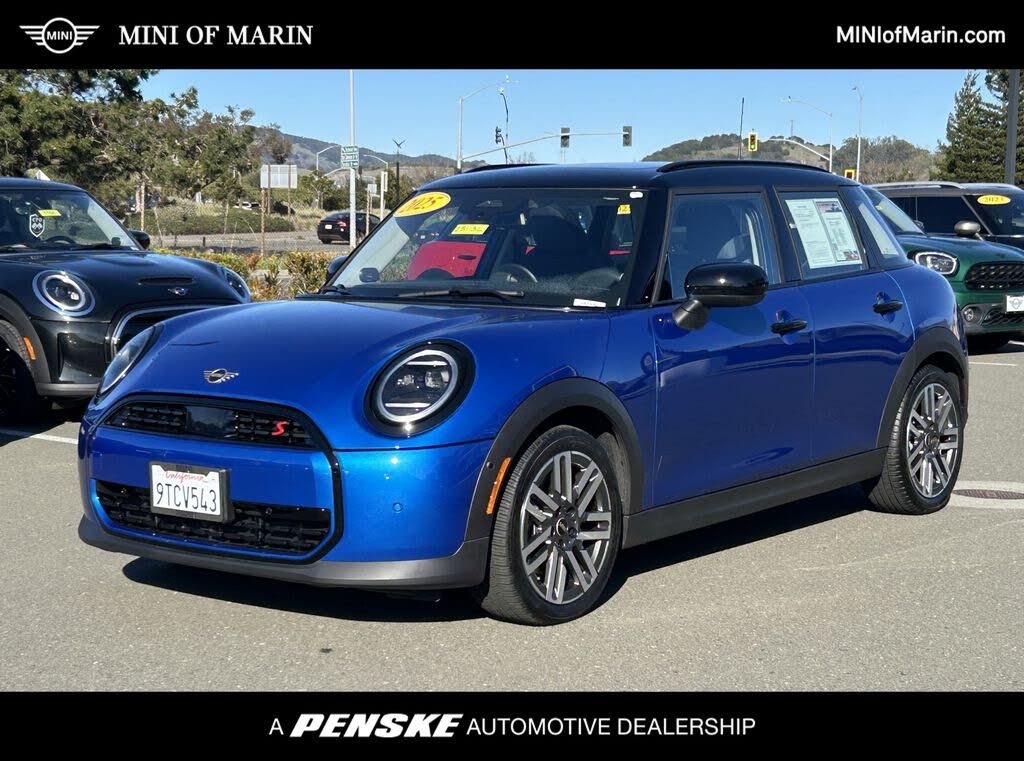 2025 MINI Cooper S Signature Trim 4-door Hatchback