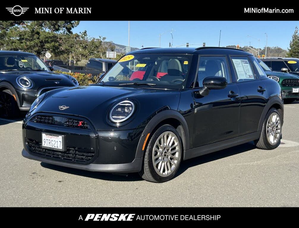 2025 MINI Cooper S Signature Trim 4-door Hatchback