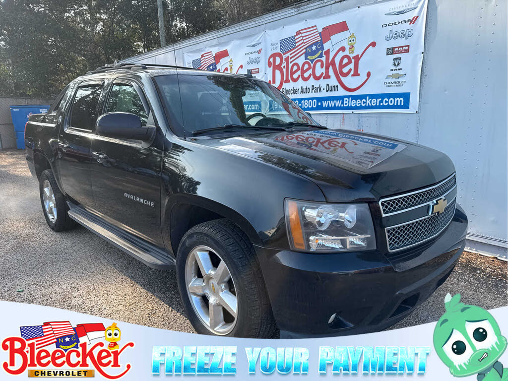 2013 Chevrolet Avalanche LS Black Diamond Edition RWD