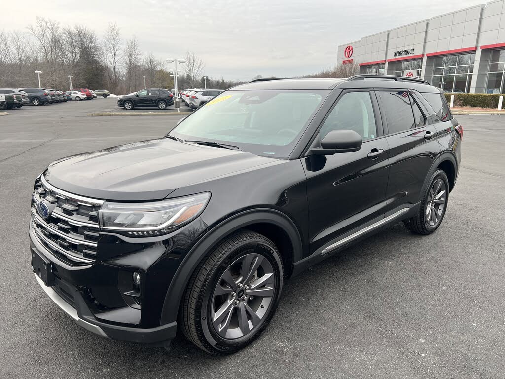 2025 Ford Explorer Active AWD