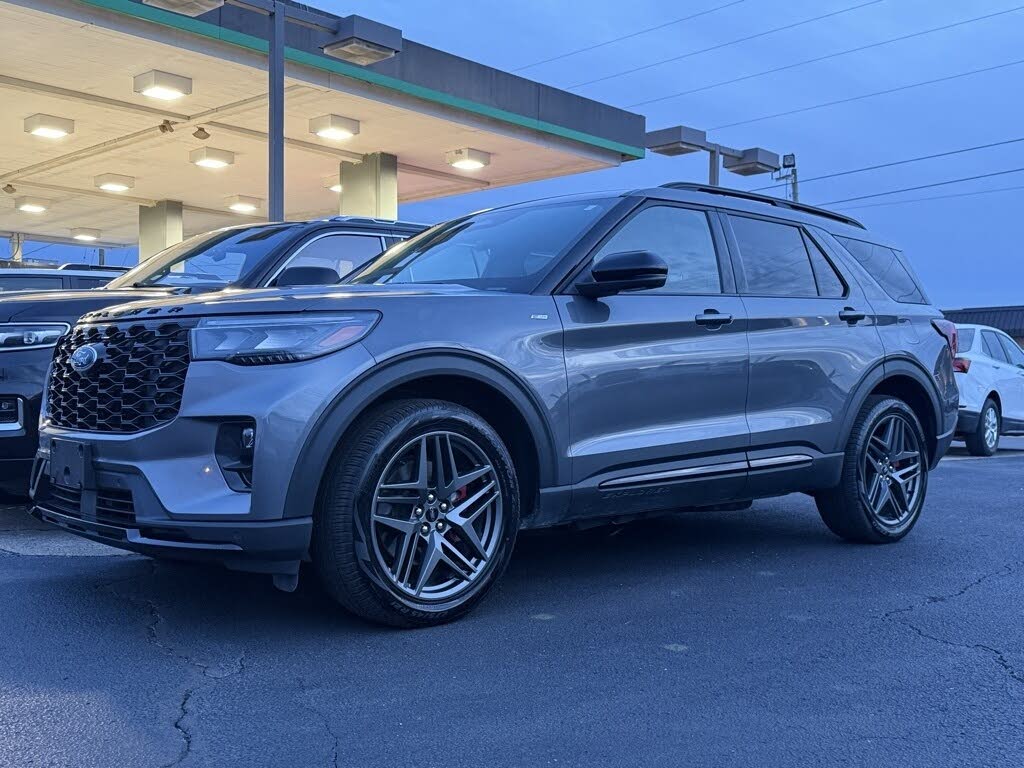 2025 Ford Explorer ST-Line AWD