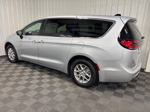 View vehicle photo 7