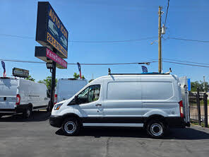 View vehicle photo 4