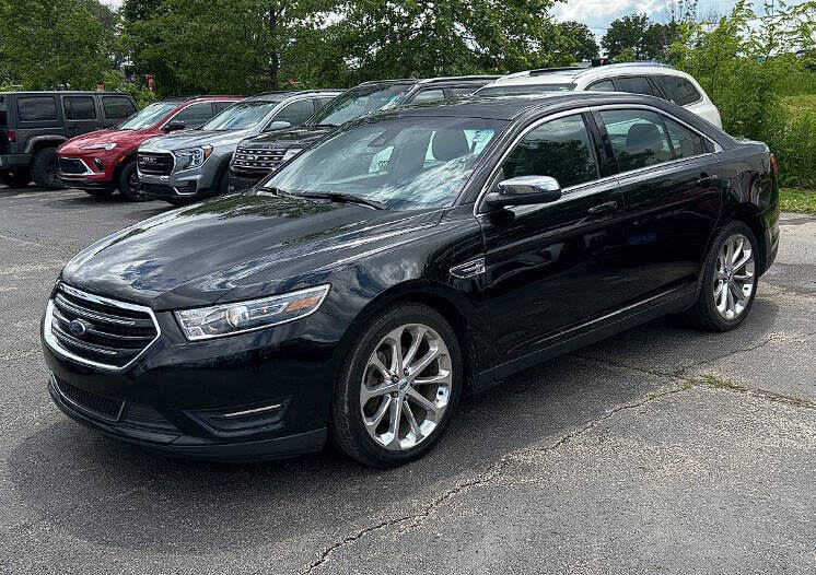 Black 2018 Ford Taurus Sedan Front-Wheel Drive 6-Speed Automatic