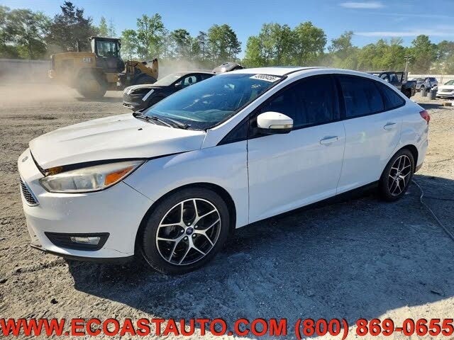 Oxford White 2017 Ford Focus Sedan Front-Wheel Drive Automatic