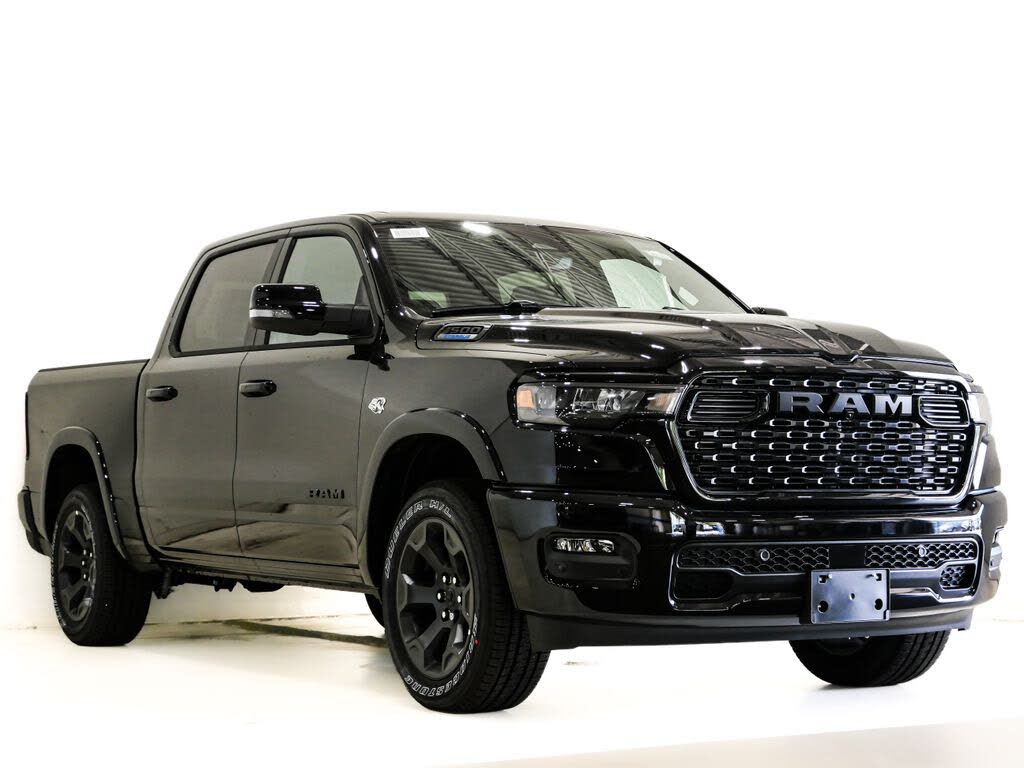 Diamond Black Crystal Pearlcoat 2026 RAM 1500 Pickup Truck Four-Wheel Drive 8-Speed Automatic