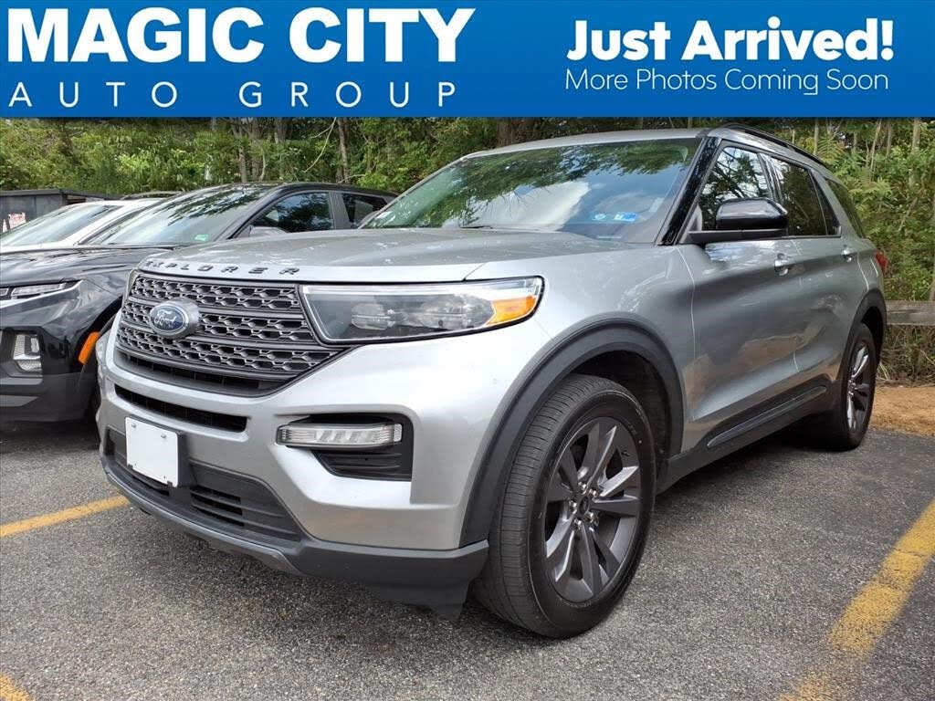 Silver Metallic 2023 Ford Explorer SUV / Crossover All-Wheel Drive Automatic
