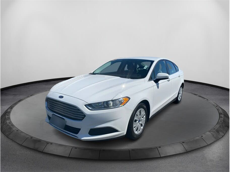 White 2013 Ford Fusion Sedan Front-Wheel Drive 6-Speed Automatic