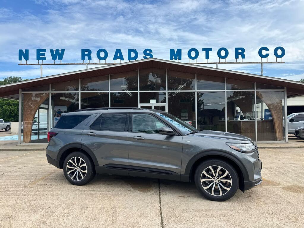 Carbonized Gray Metallic 2026 Ford Explorer SUV / Crossover Rear-Wheel Drive Automatic