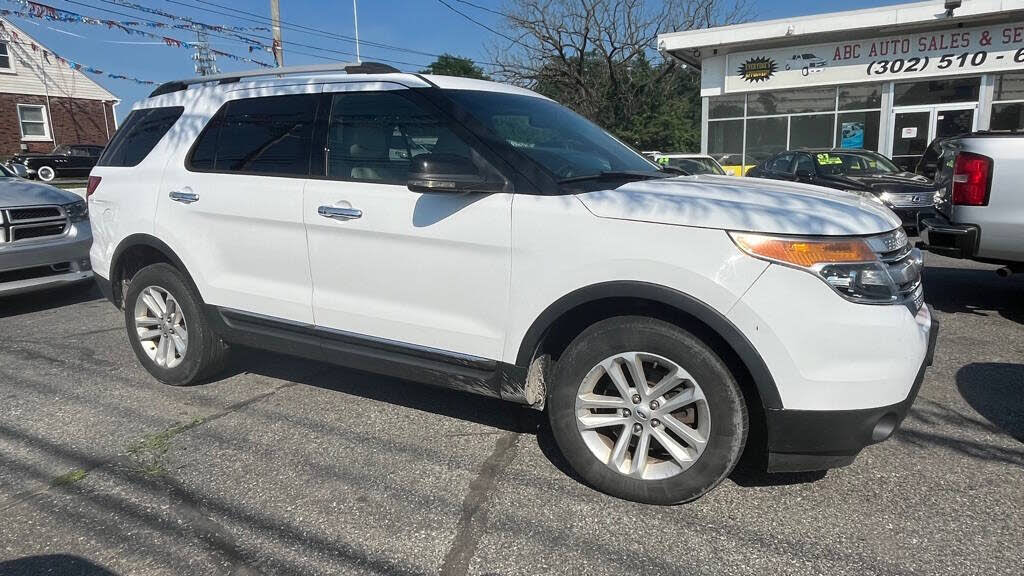  2013 Ford Explorer XLT 4WD   