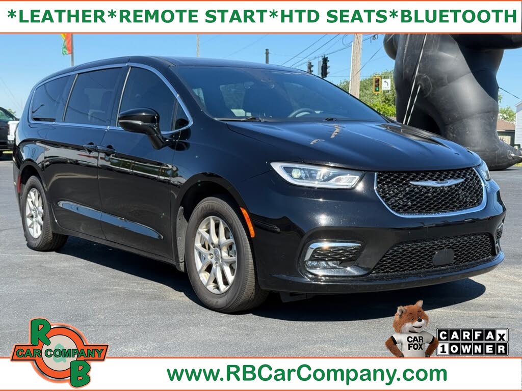 Diamond Black Crystal Pearlcoat 2025 Chrysler Pacifica Minivan Front-Wheel Drive 9-Speed Automatic