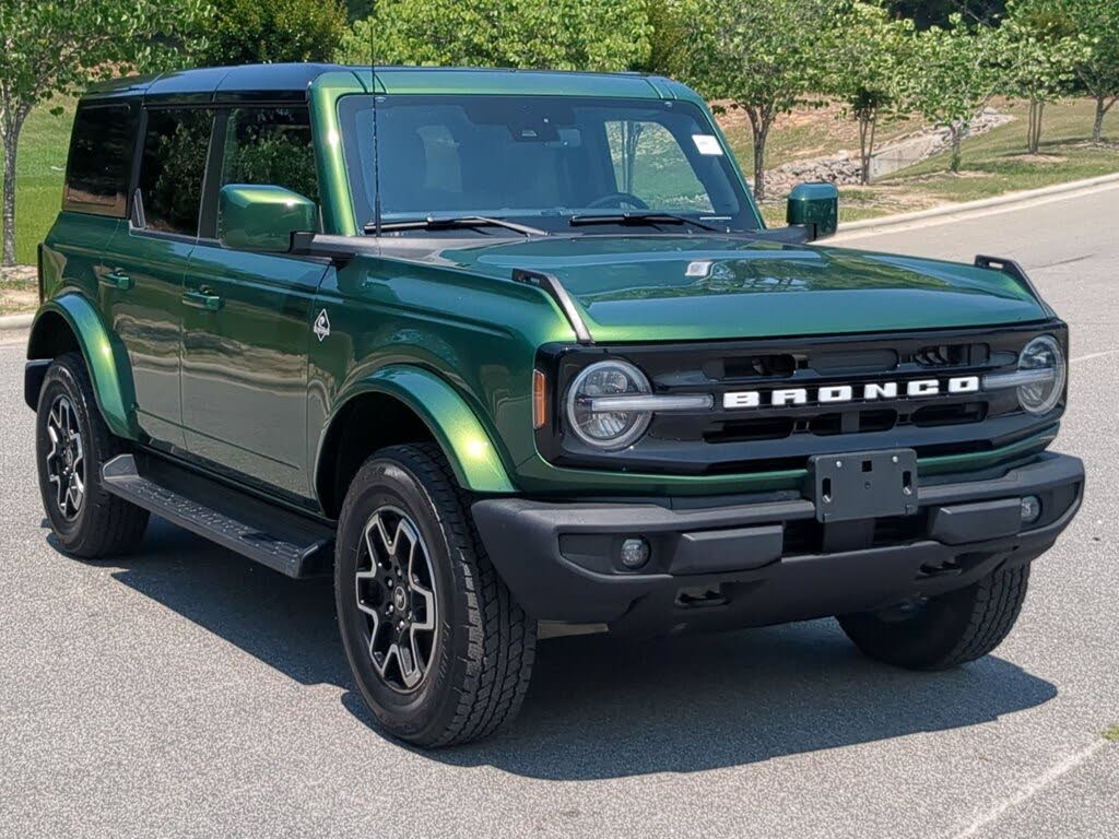  2025 Ford Bronco Outer Banks 4-Door 4WD   