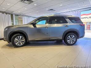 View vehicle photo 3