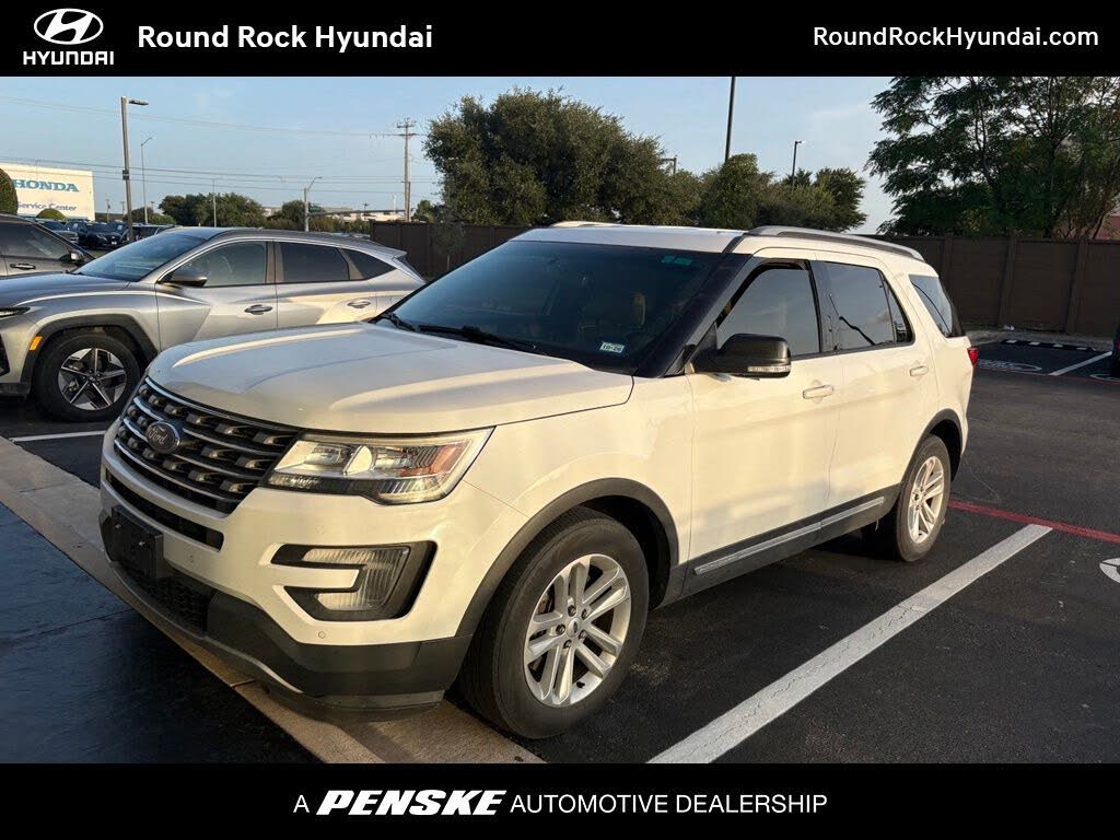 Oxford White 2017 Ford Explorer SUV / Crossover Front-Wheel Drive 6-Speed Automatic