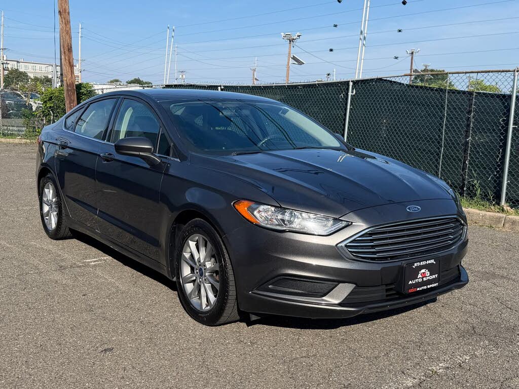 Gray 2017 Ford Fusion Sedan Front-Wheel Drive Automatic