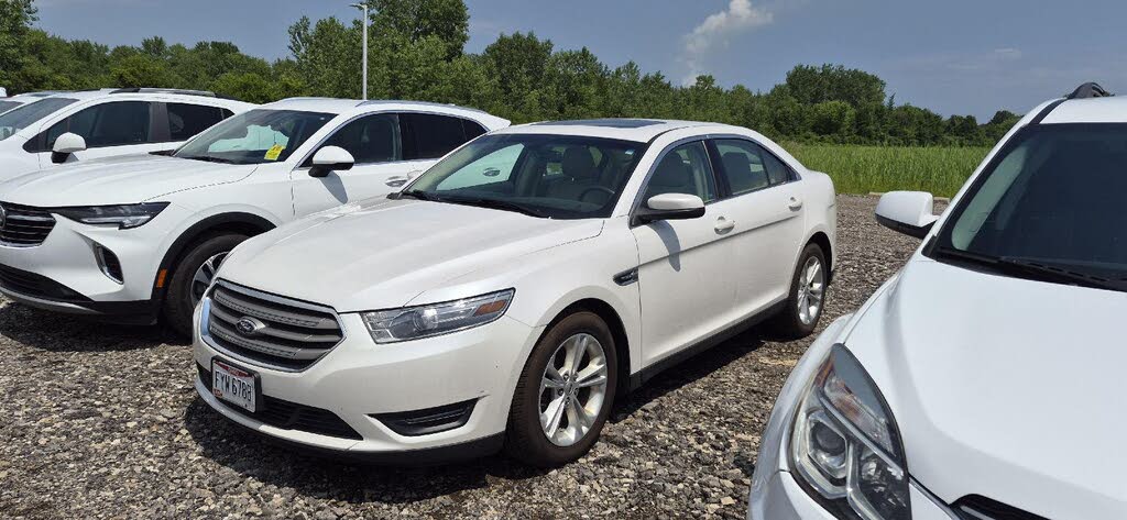 White Platinum Metallic Tri-Coat 2013 Ford Taurus Sedan Front-Wheel Drive 6-Speed Automatic