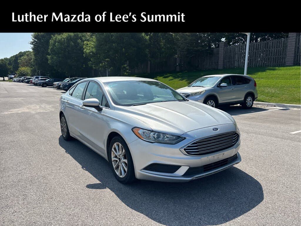 Silver 2017 Ford Fusion Sedan Front-Wheel Drive Automatic