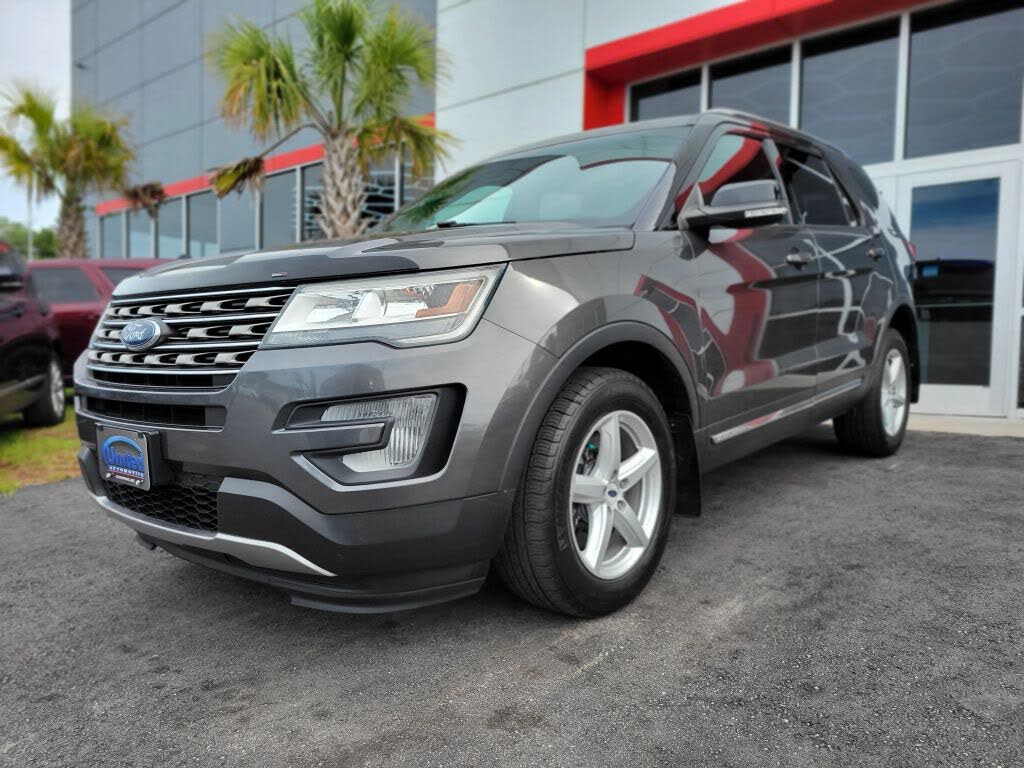  2016 Ford Explorer XLT 4WD   