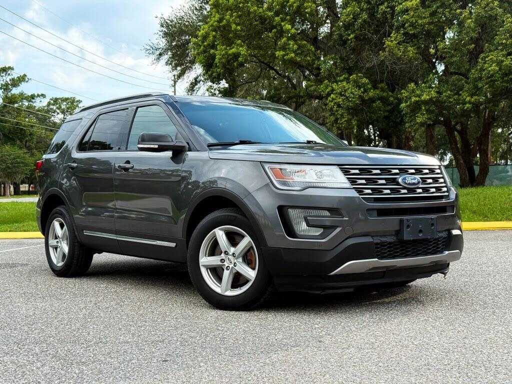  2016 Ford Explorer XLT 4WD   