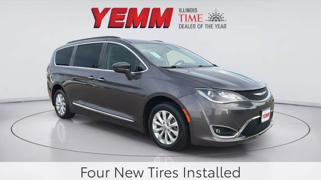  2017 Chrysler Pacifica Touring L FWD   