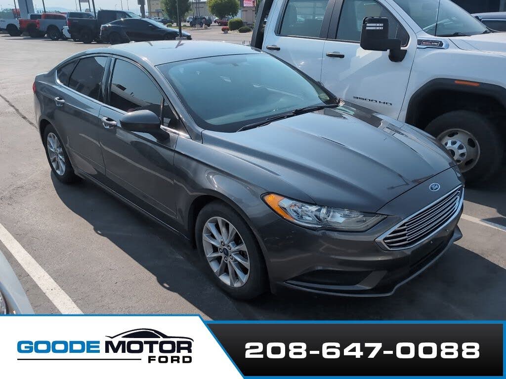  2017 Ford Fusion SE   