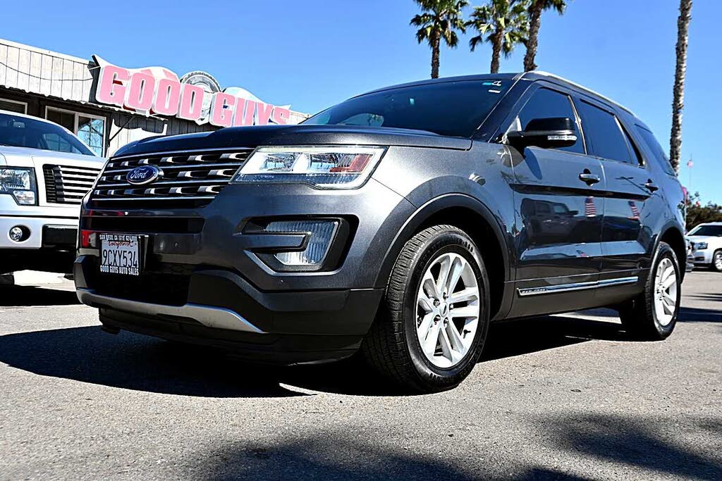 Gray 2017 Ford Explorer SUV / Crossover Front-Wheel Drive 6-Speed Automatic