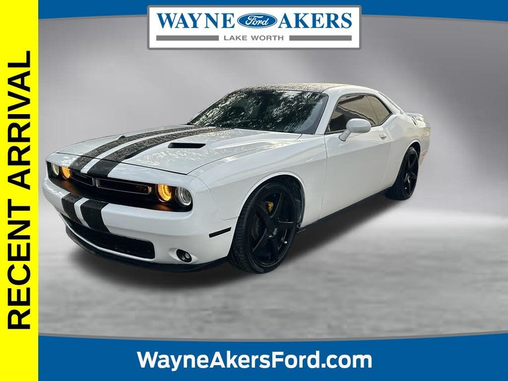Bright White Clearcoat 2016 Dodge Challenger Coupe Rear-Wheel Drive 8-Speed Automatic