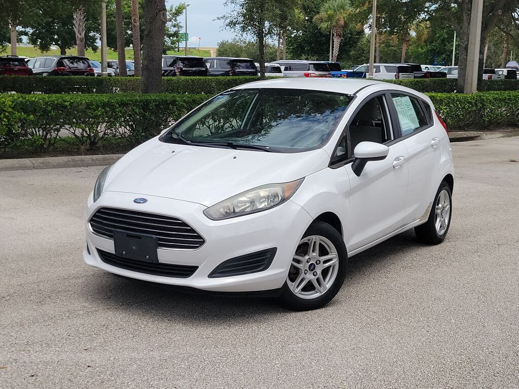 Oxford White 2018 Ford Fiesta Hatchback Front-Wheel Drive 6-Speed Automatic