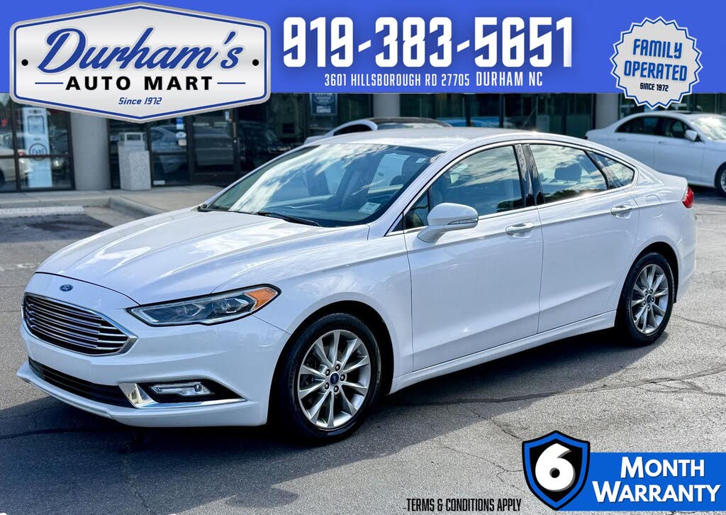 Oxford White 2017 Ford Fusion Sedan Front-Wheel Drive 