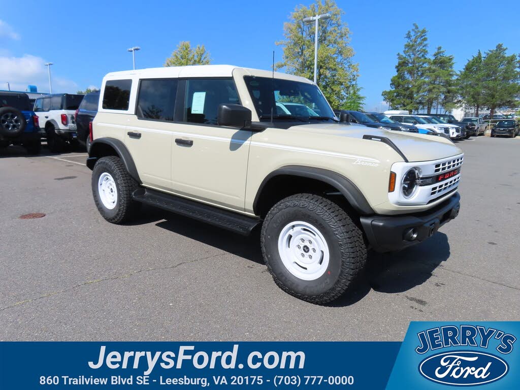 Desert Sand 2026 Ford Bronco SUV / Crossover Four-Wheel Drive Automatic