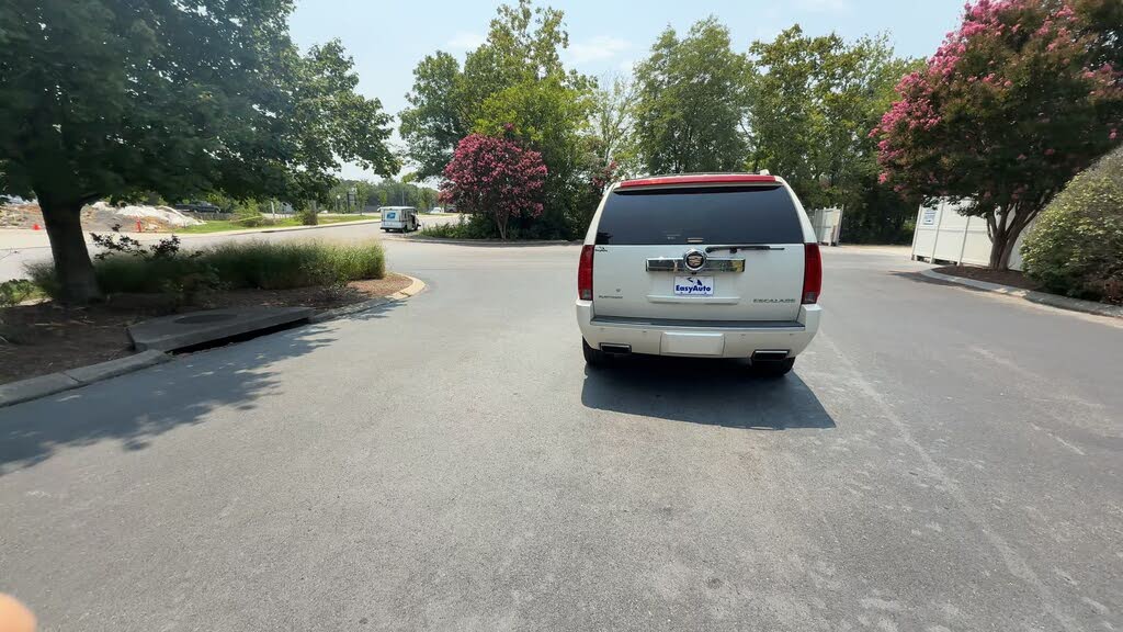  2014 Cadillac Escalade Platinum 4WD   