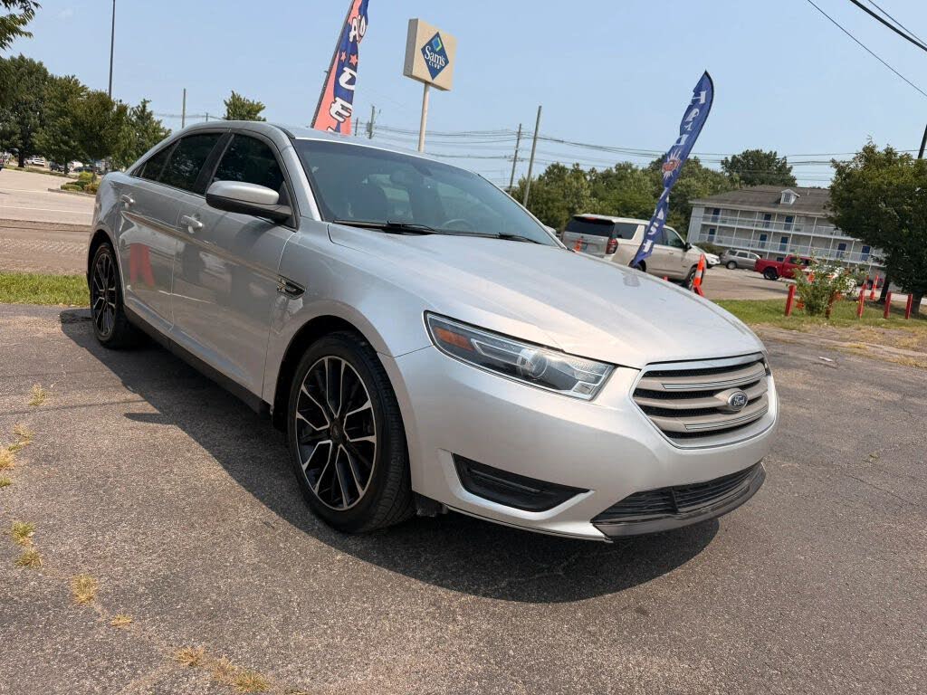  2018 Ford Taurus SEL FWD   
