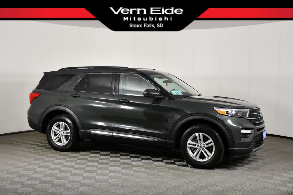  2024 Ford Explorer XLT AWD   