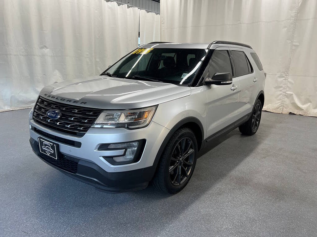  2017 Ford Explorer XLT AWD   