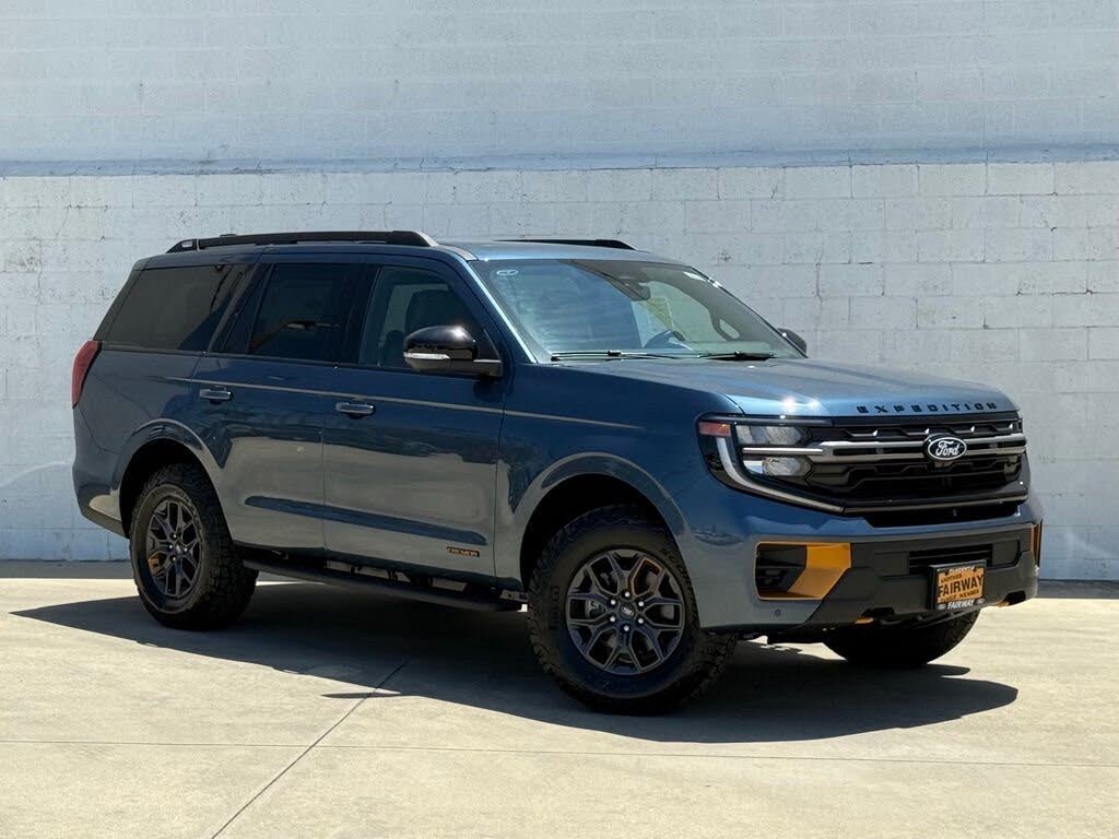 Nocturnal Blue Metallic 2027 Ford Expedition SUV / Crossover Four-Wheel Drive 