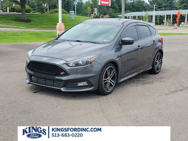 Gray (Magnetic) 2015 Ford Focus Hatchback Front-Wheel Drive 6-Speed Manual