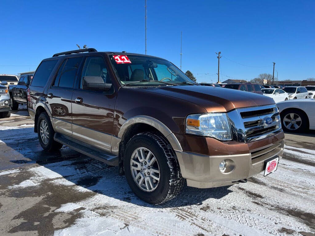  2011 Ford Expedition XLT 4WD   