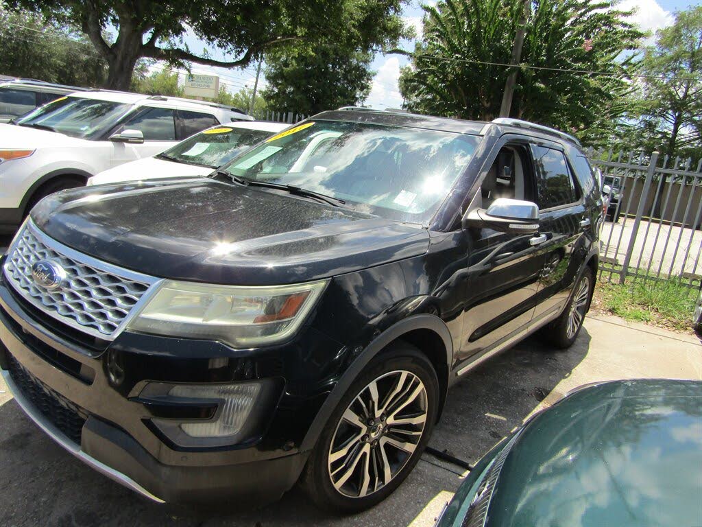  2017 Ford Explorer Platinum AWD   